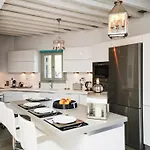Arades Sifnos With Private Pool 빌라